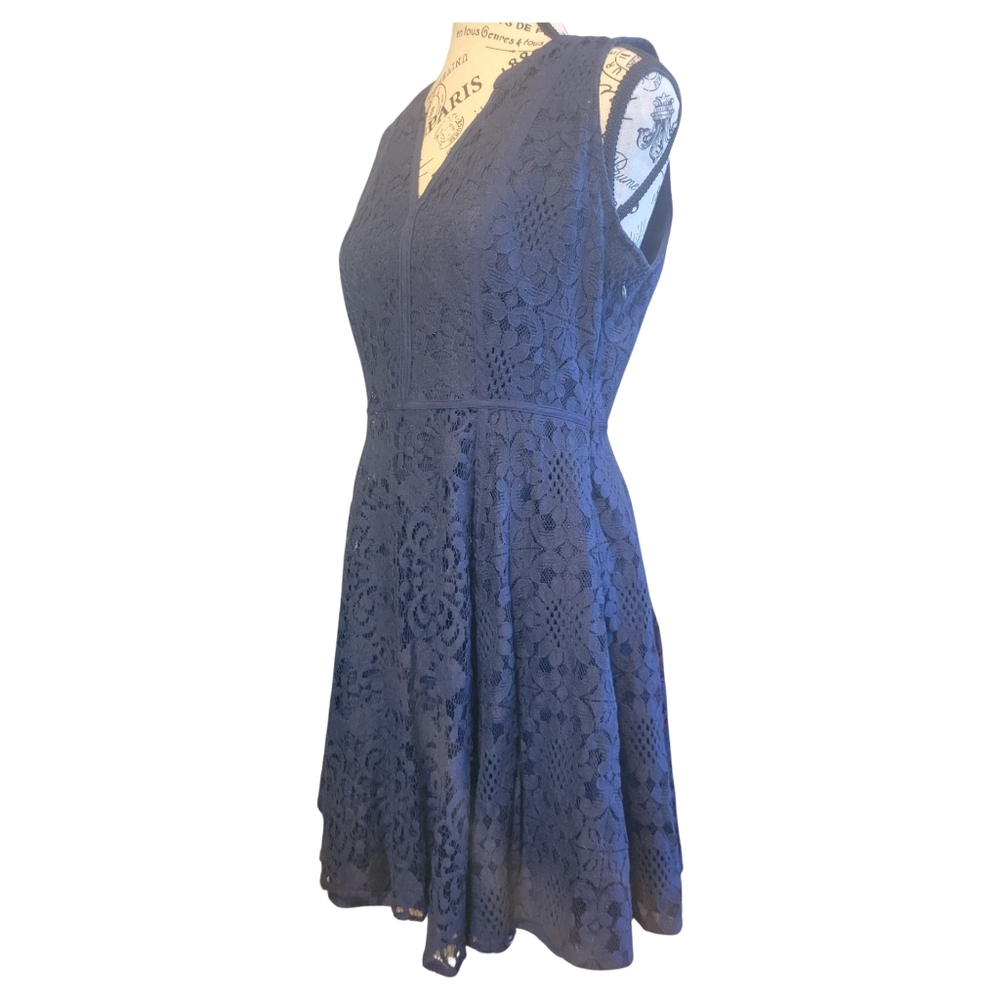 LAUREN CONRAD NAVY LACY COCKTAIL DRESS SIZE 10 BEAUTIFUL 😍 - Picture 8 of 11